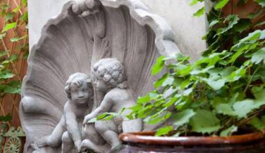 雕塑?chē)娝?/></div>
                <div   id=